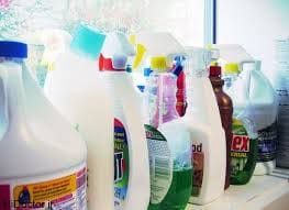 مواد شوینده خشکشویی